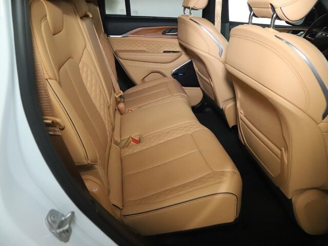 2024 Jeep Grand Cherokee in Bedford, OH 44146 - 18125981 33