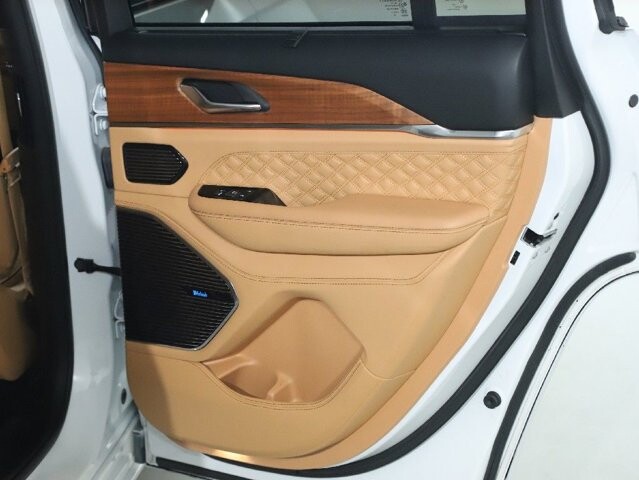 2024 Jeep Grand Cherokee in Bedford, OH 44146 - 18125981 32
