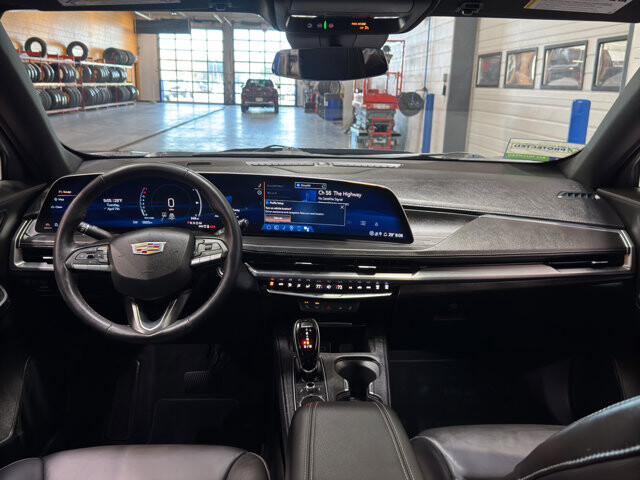 2025 Cadillac XT4 in Burlington, WI 53105 - 18125995 14
