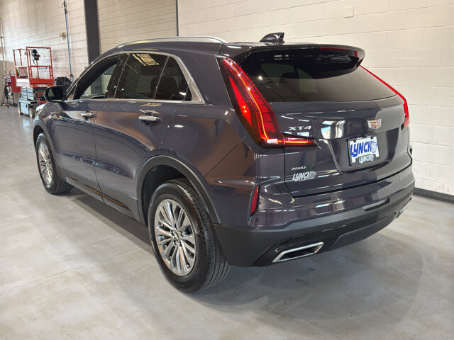 2025 Cadillac XT4 in Burlington, WI 53105 - 18125995 3