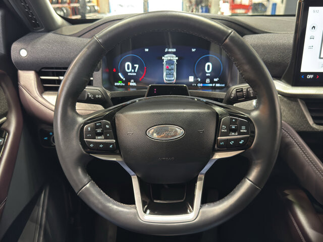 2025 Ford Explorer in Burlington, WI 53105 - 18125999 24