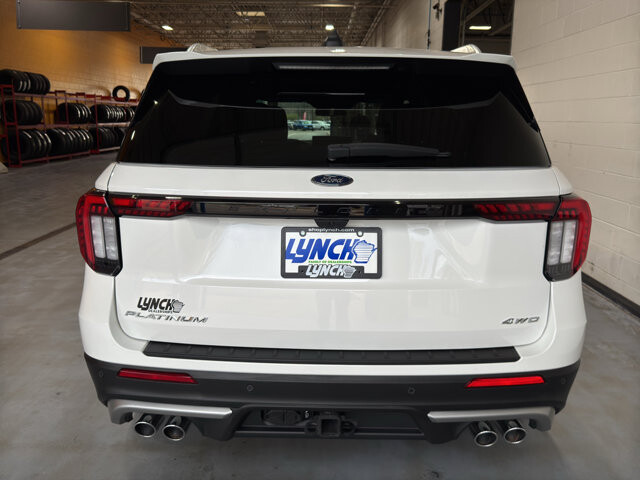 2025 Ford Explorer in Burlington, WI 53105 - 18125999 4