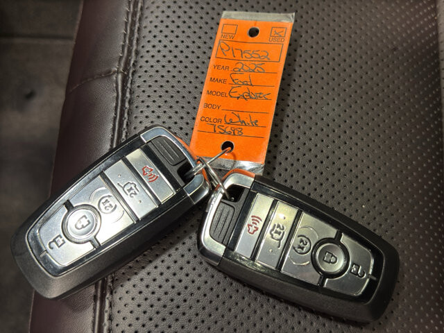 2025 Ford Explorer in Burlington, WI 53105 - 18125999 44