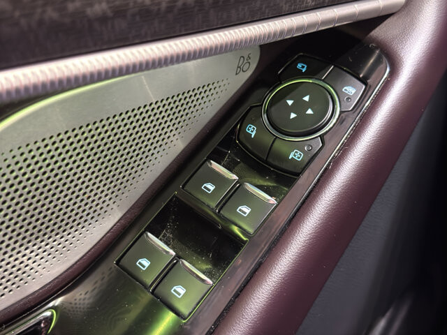 2025 Ford Explorer in Burlington, WI 53105 - 18125999 37