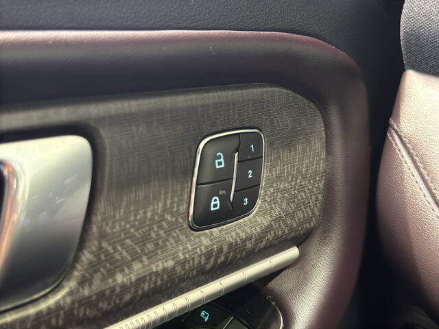 2025 Ford Explorer in Burlington, WI 53105 - 18125999 36