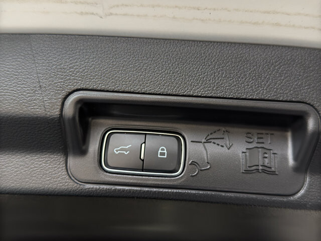 2025 Ford Explorer in Burlington, WI 53105 - 18125999 23