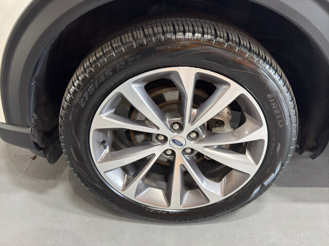 2025 Ford Explorer in Burlington, WI 53105 - 18125999 9