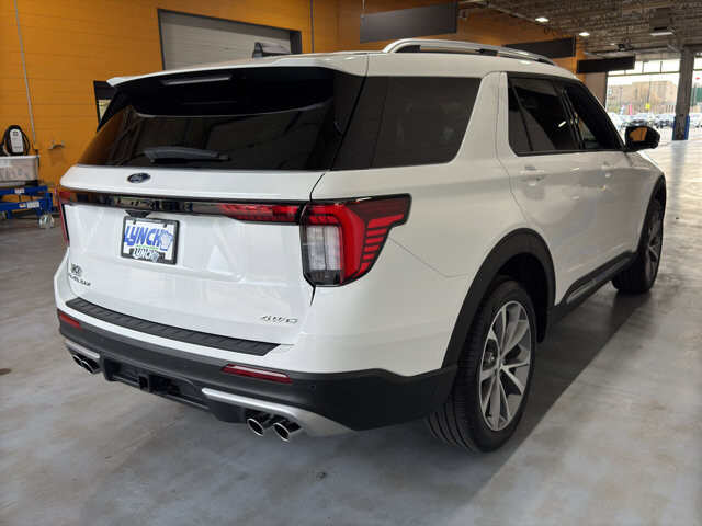 2025 Ford Explorer in Burlington, WI 53105 - 18125999 5
