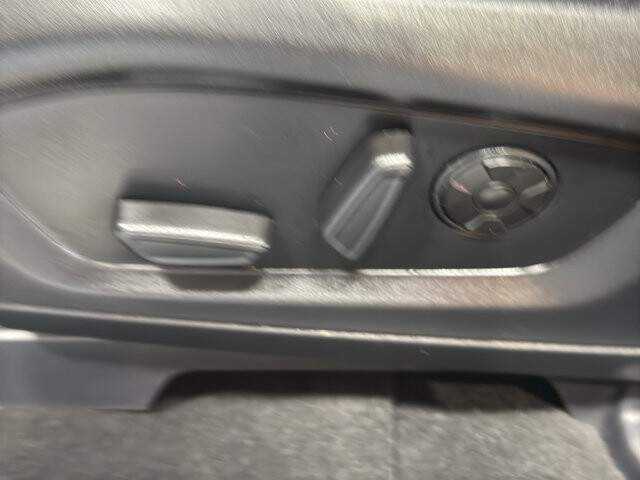 2025 Ford Explorer in Burlington, WI 53105 - 18125999 16