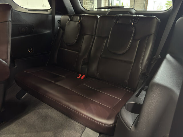 2025 Ford Explorer in Burlington, WI 53105 - 18125999 12