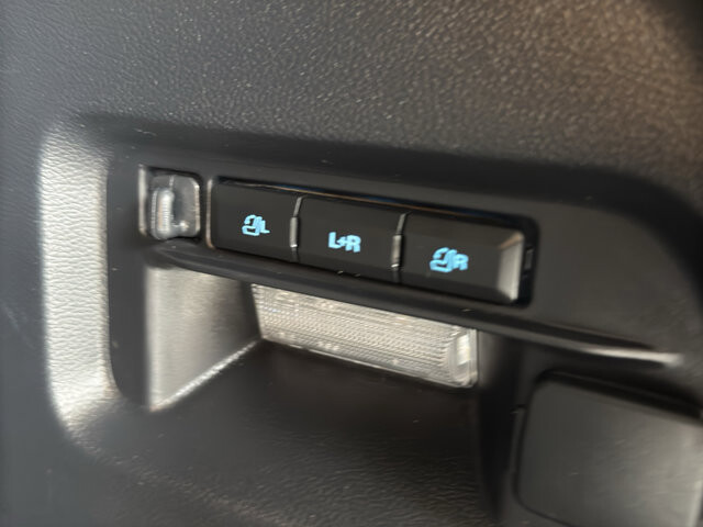 2025 Ford Explorer in Burlington, WI 53105 - 18125999 22