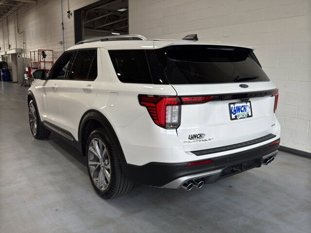 2025 Ford Explorer in Burlington, WI 53105 - 18125999 3