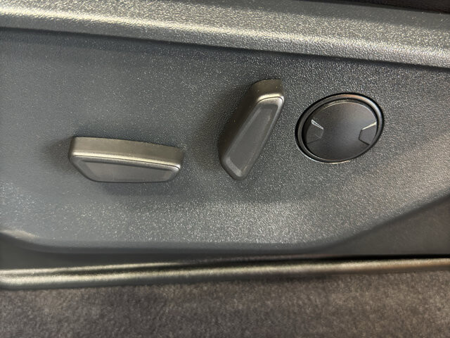 2025 Ford F150 in Burlington, WI 53105 - 18126000 16