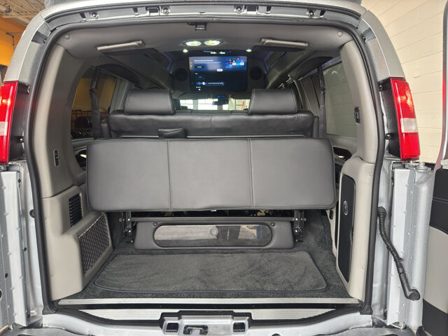 2026 Chevrolet Express 2500 in Burlington, WI 53105 - 18126002 31