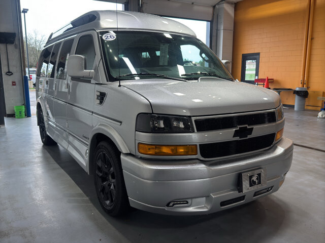 2026 Chevrolet Express 2500 in Burlington, WI 53105 - 18126002 7