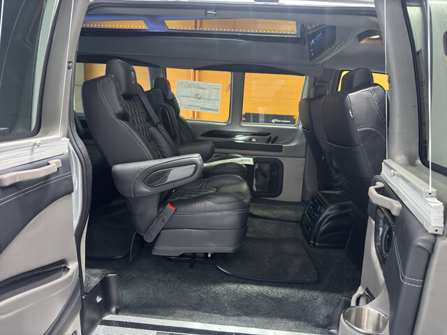 2026 Chevrolet Express 2500 in Burlington, WI 53105 - 18126002 20