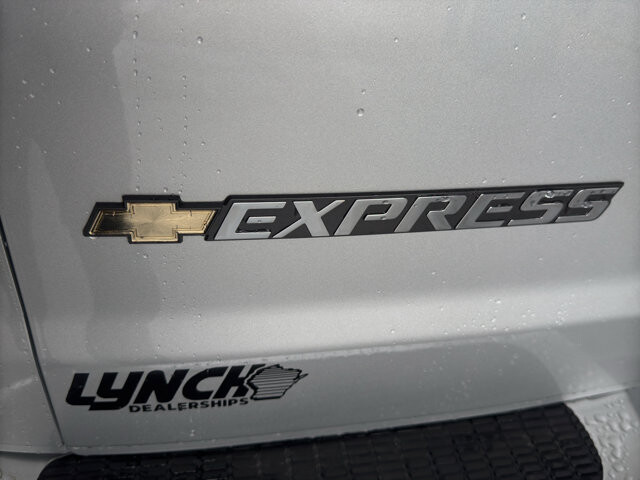 2026 Chevrolet Express 2500 in Burlington, WI 53105 - 18126002 15