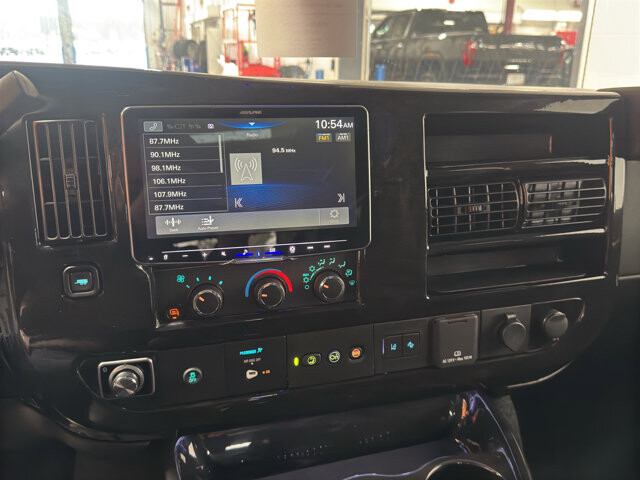 2026 Chevrolet Express 2500 in Burlington, WI 53105 - 18126002 39