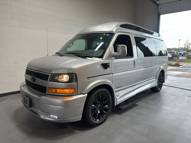 2026 Chevrolet Express 2500 in Burlington, WI 53105 - 18126002 10