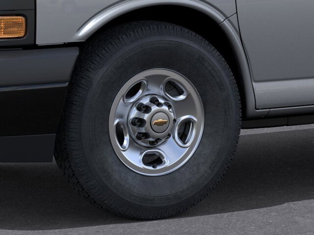 2026 Chevrolet Express 2500 in Burlington, WI 53105 - 18126002 57