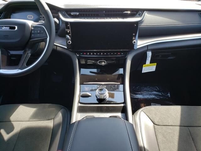 2026 Jeep Grand Cherokee in Bedford, OH 44146 - 18126008 9