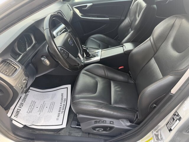 2016 Volvo V60 in Pottsville, PA 17901 - 18126009 11