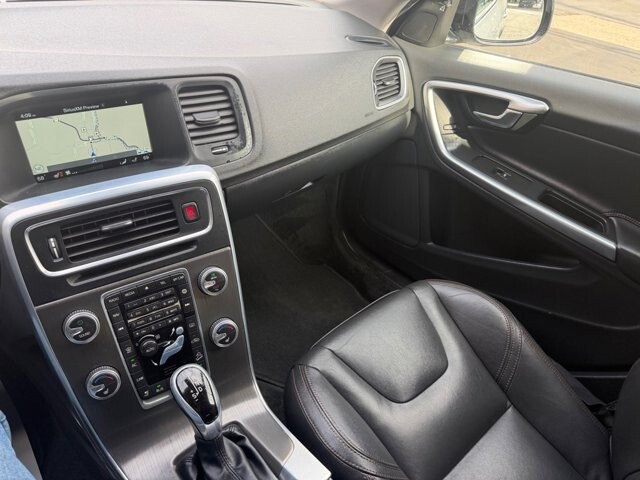 2016 Volvo V60 in Pottsville, PA 17901 - 18126009 12