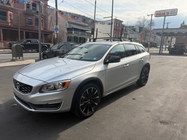 2016 Volvo V60 in Pottsville, PA 17901 - 18126009