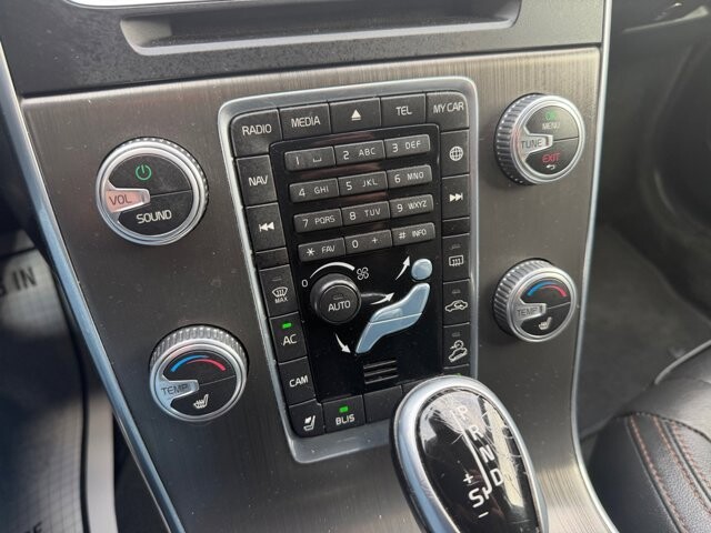 2016 Volvo V60 in Pottsville, PA 17901 - 18126009 13