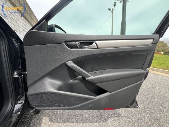 2020 Volkswagen Passat in Decatur, GA 30032 - 18126013 42