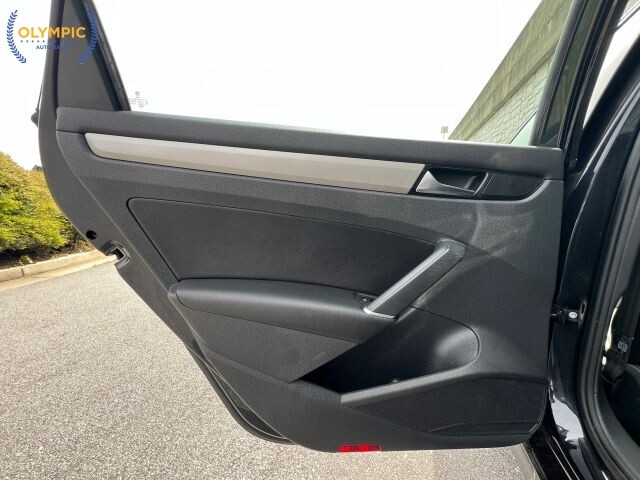 2020 Volkswagen Passat in Decatur, GA 30032 - 18126013 43