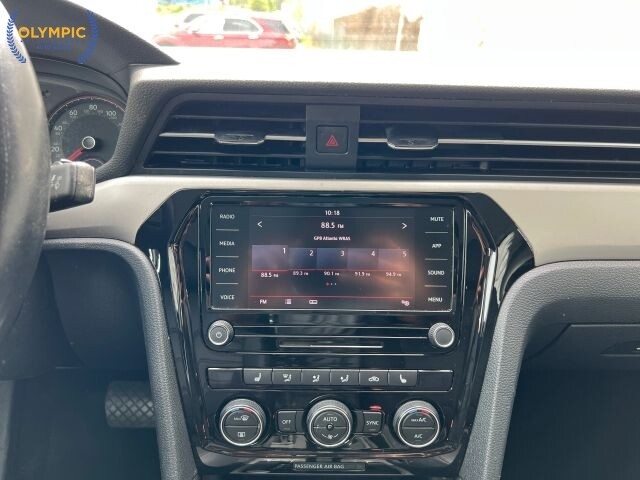 2020 Volkswagen Passat in Decatur, GA 30032 - 18126013 27