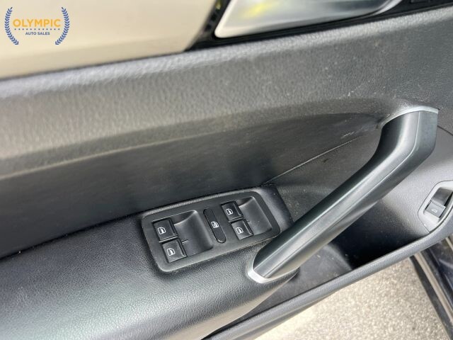 2020 Volkswagen Passat in Decatur, GA 30032 - 18126013 34