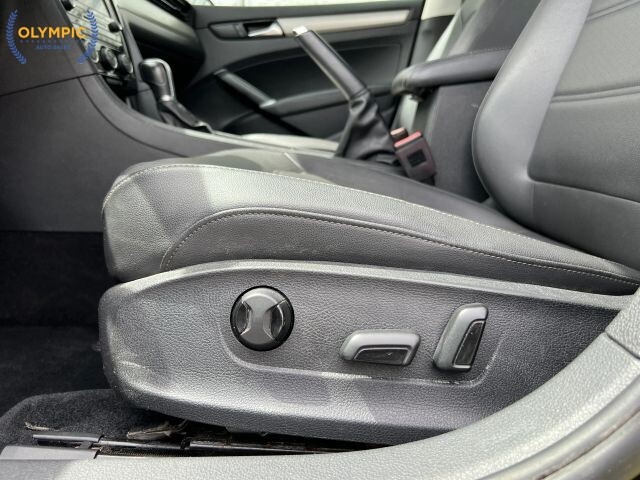 2020 Volkswagen Passat in Decatur, GA 30032 - 18126013 36