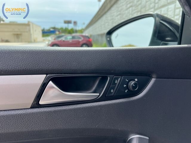 2020 Volkswagen Passat in Decatur, GA 30032 - 18126013 35