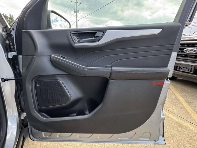 2022 Ford Escape in Winchester, VA 22602 - 18126015 33