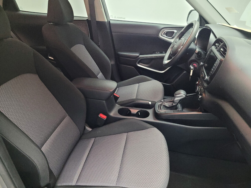 2023 Kia Soul in Montclair, CA 91763 - 18126018 21