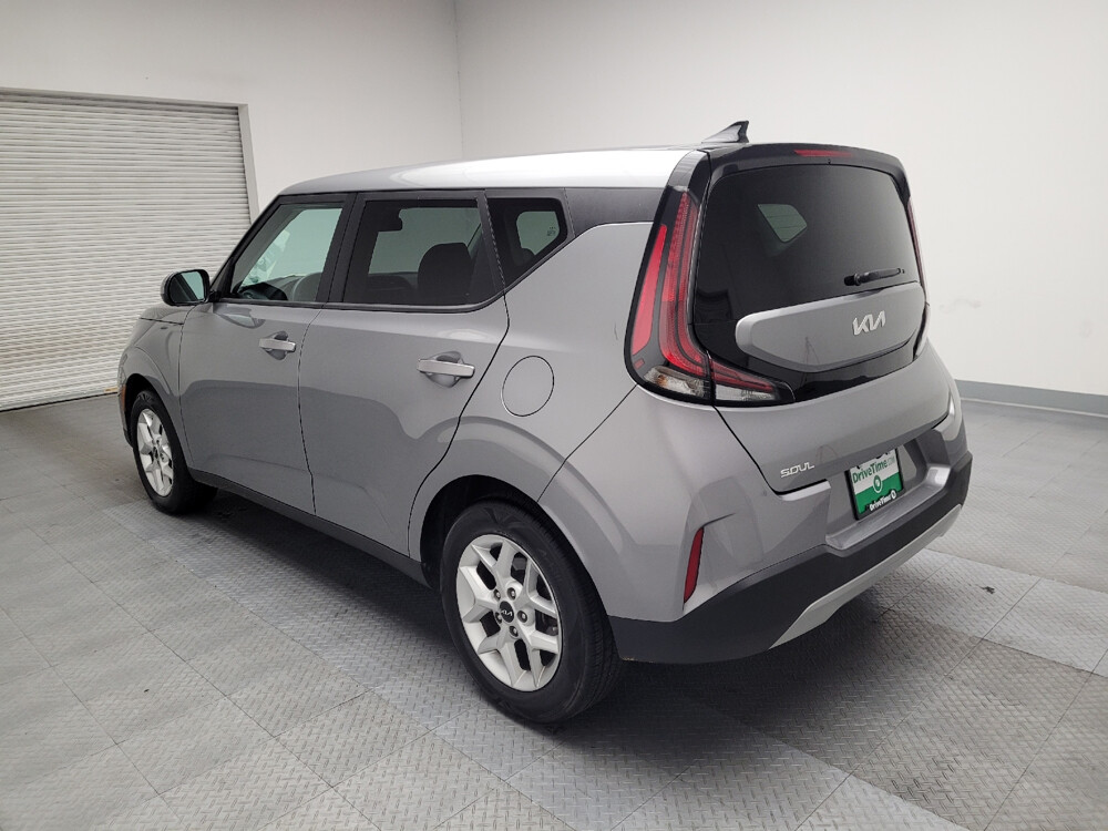 2023 Kia Soul in Montclair, CA 91763 - 18126018 5