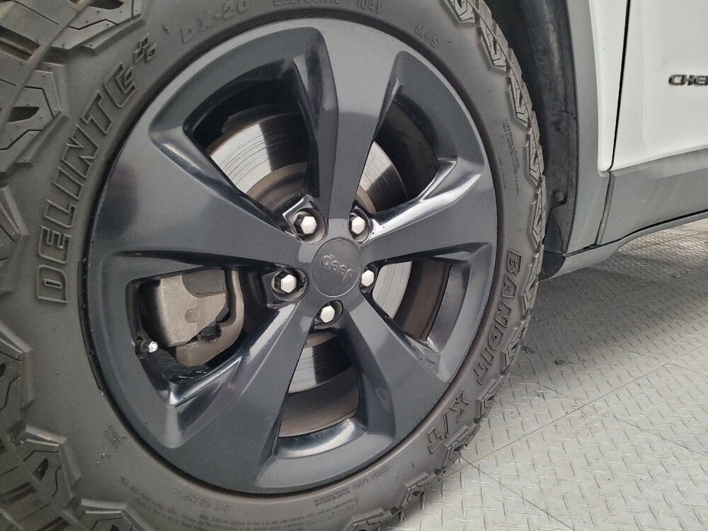 2017 Jeep Cherokee in Montclair, CA 91763 - 18126021 31