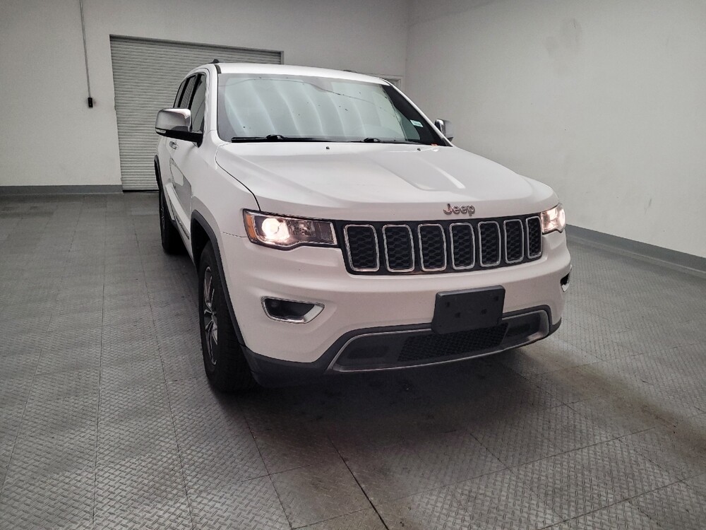 2017 Jeep Grand Cherokee in Downey, CA 90241 - 18126023 14