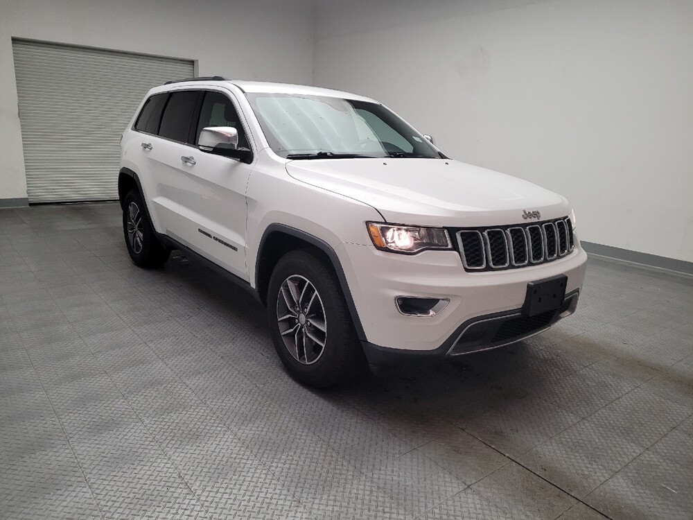 2017 Jeep Grand Cherokee in Downey, CA 90241 - 18126023 13