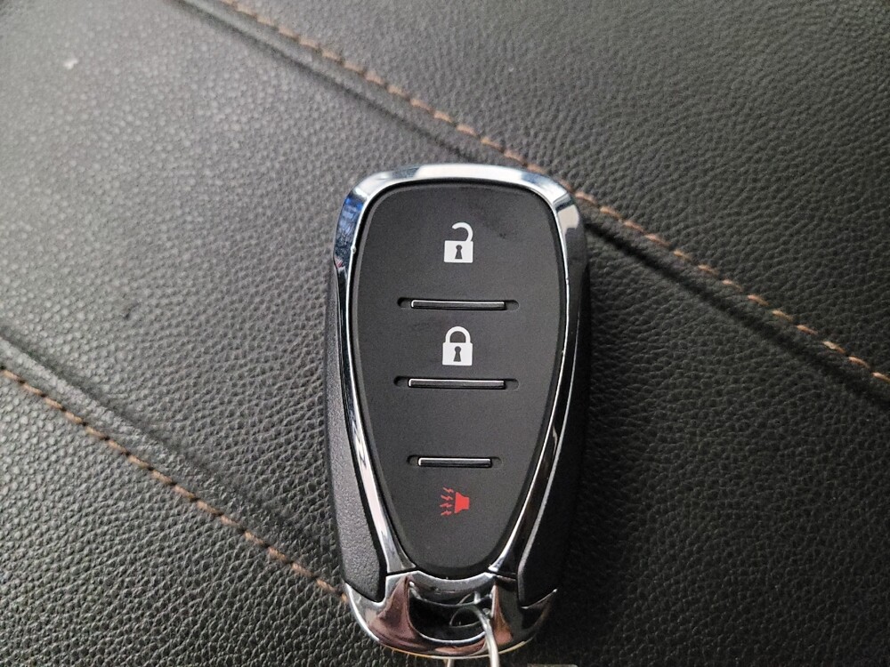 2019 Chevrolet Traverse in Montclair, CA 91763 - 18126025 32