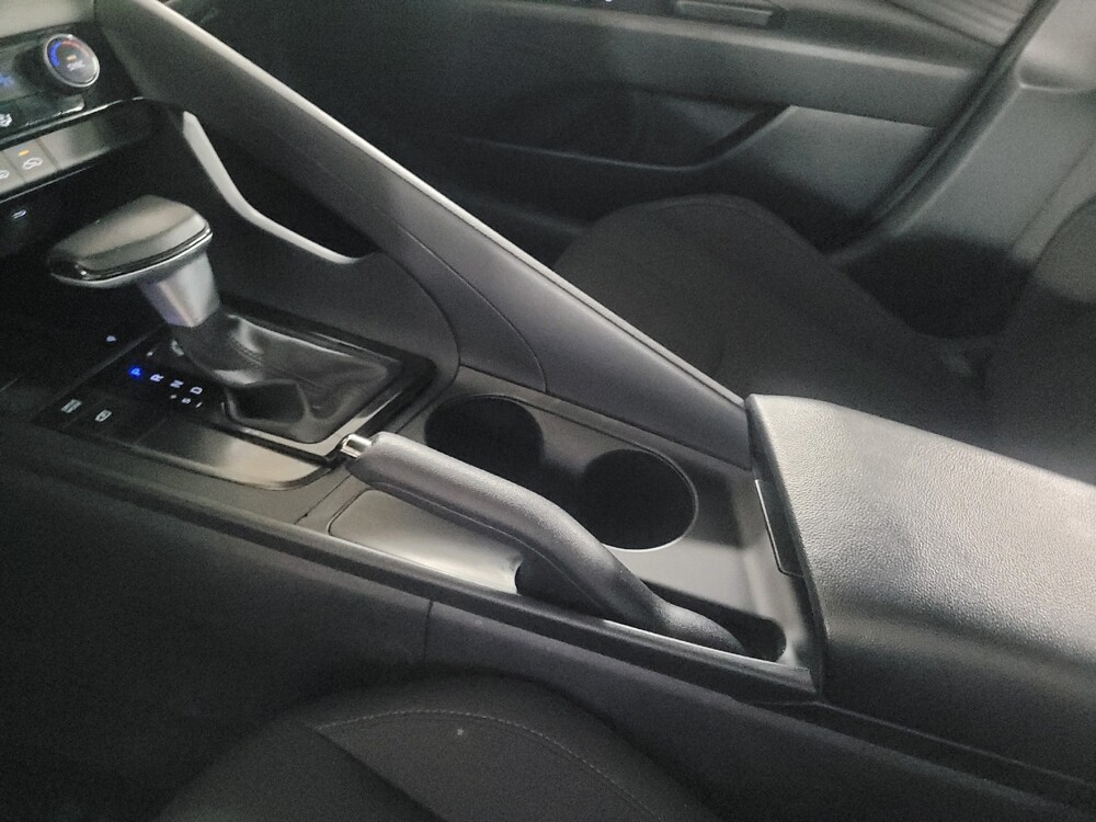 2025 Hyundai Elantra in Conyers, GA 30094 - 18126043 26