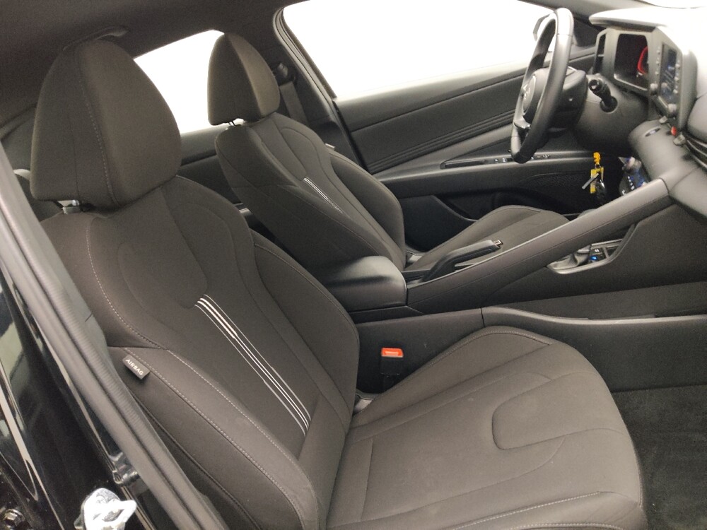 2025 Hyundai Elantra in Conyers, GA 30094 - 18126043 21