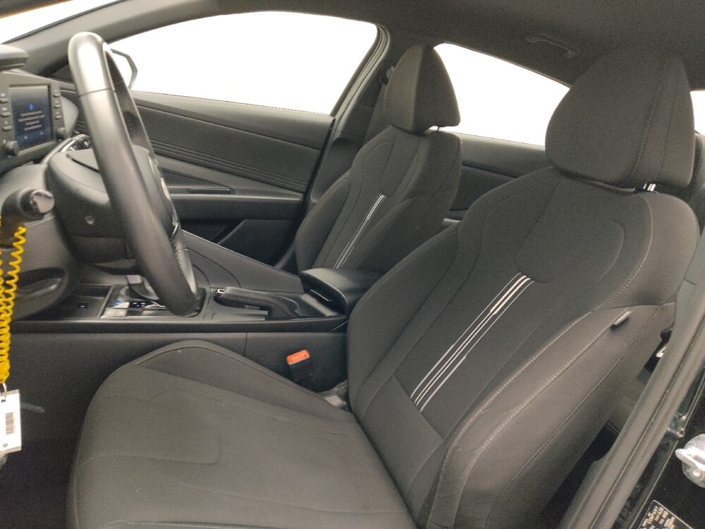 2025 Hyundai Elantra in Conyers, GA 30094 - 18126043 17