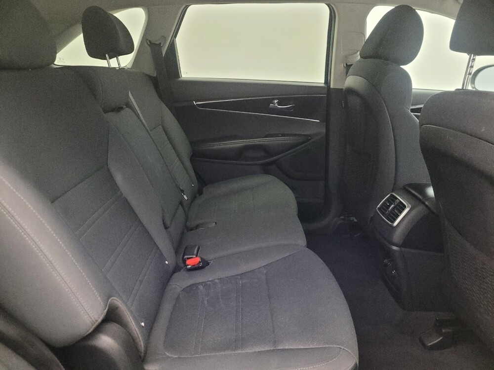 2020 Kia Sorento in Glendale, AZ 85301 - 18126064 19