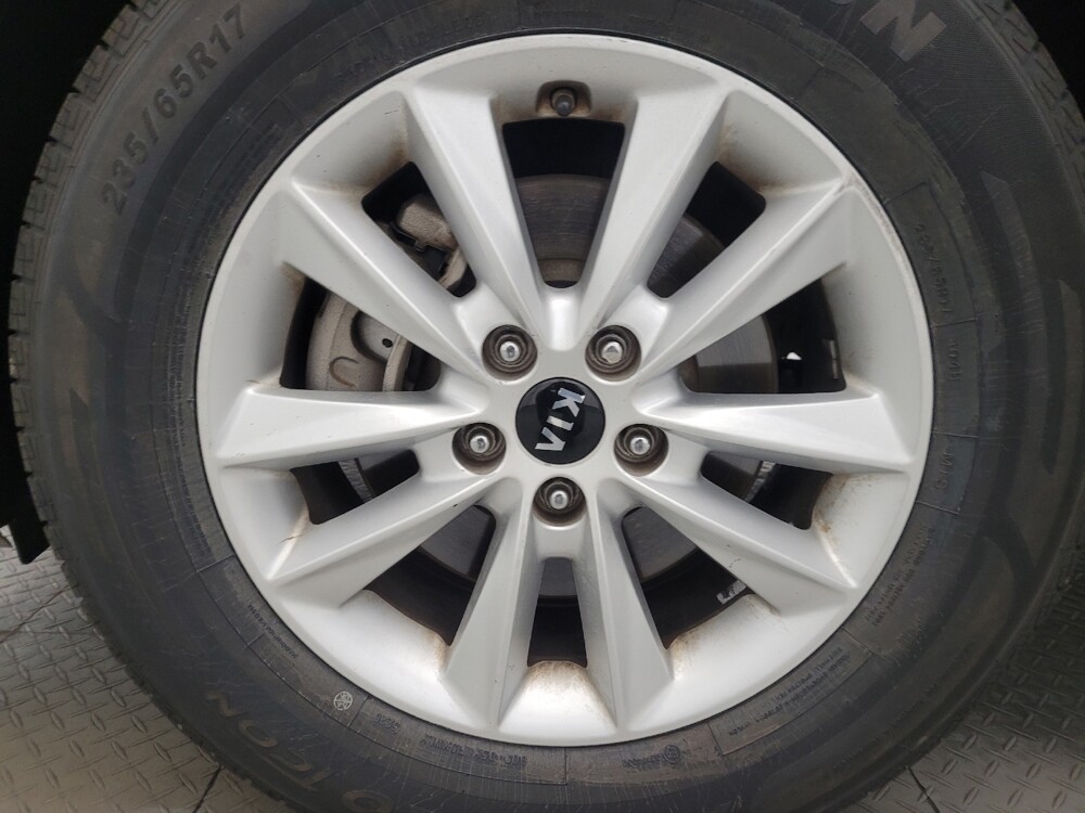 2020 Kia Sorento in Glendale, AZ 85301 - 18126064 31