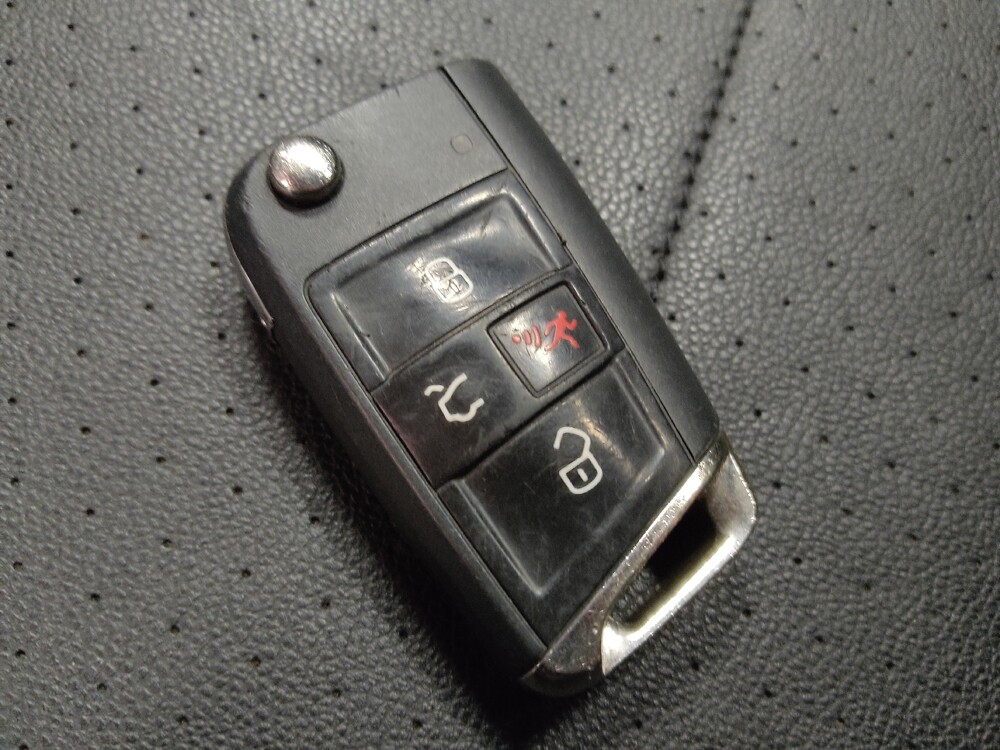 2020 Volkswagen Tiguan in Mesa, AZ 85210 - 18126066 32