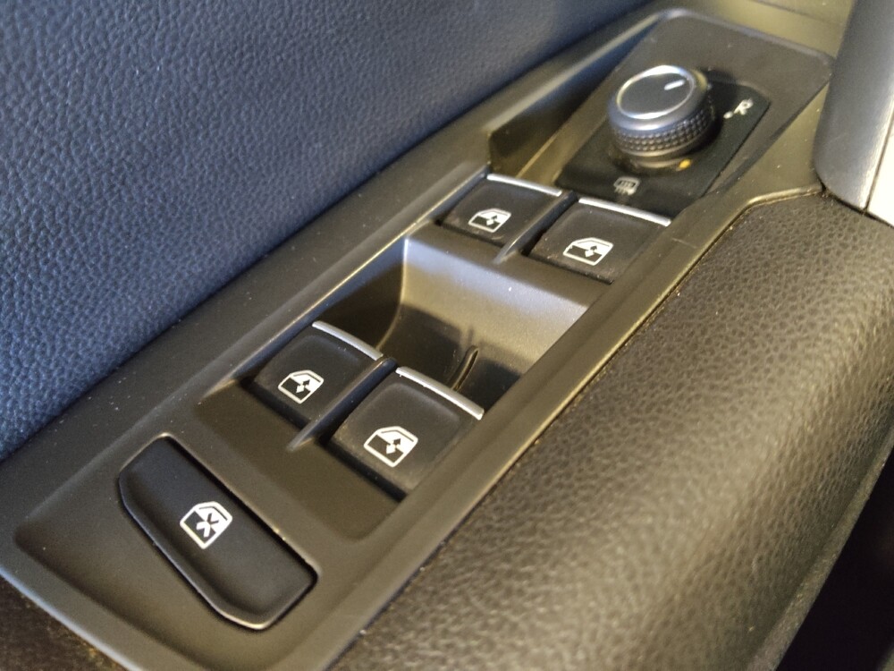 2020 Volkswagen Tiguan in Mesa, AZ 85210 - 18126066 27