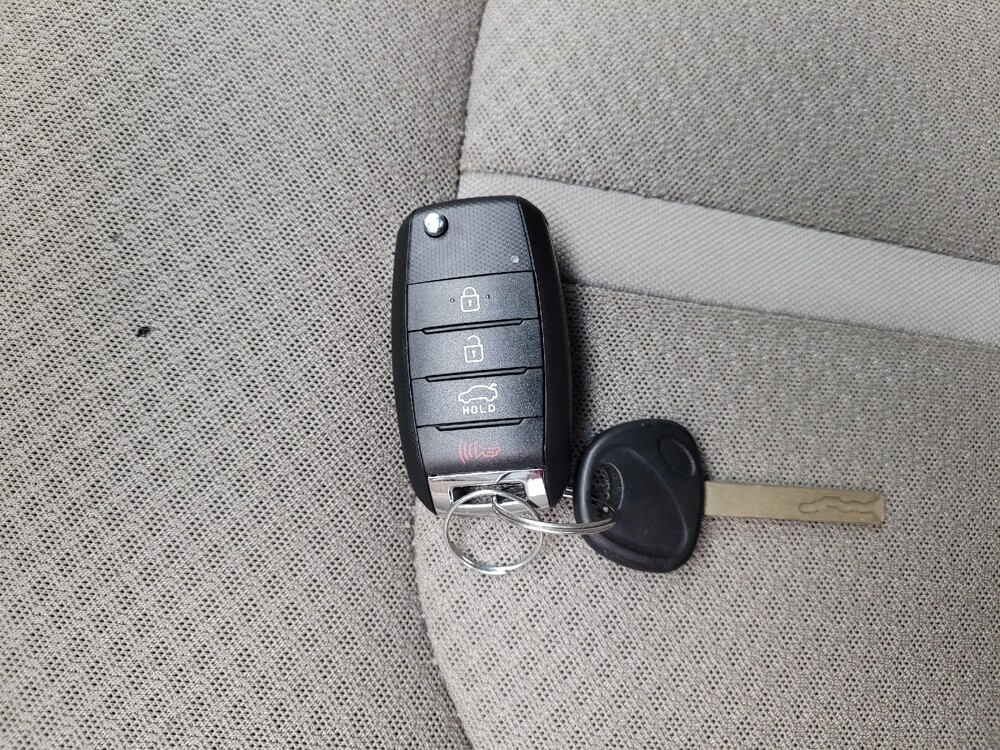 2018 Kia Optima in Grand Rapids, MI 49508 - 18126085 32